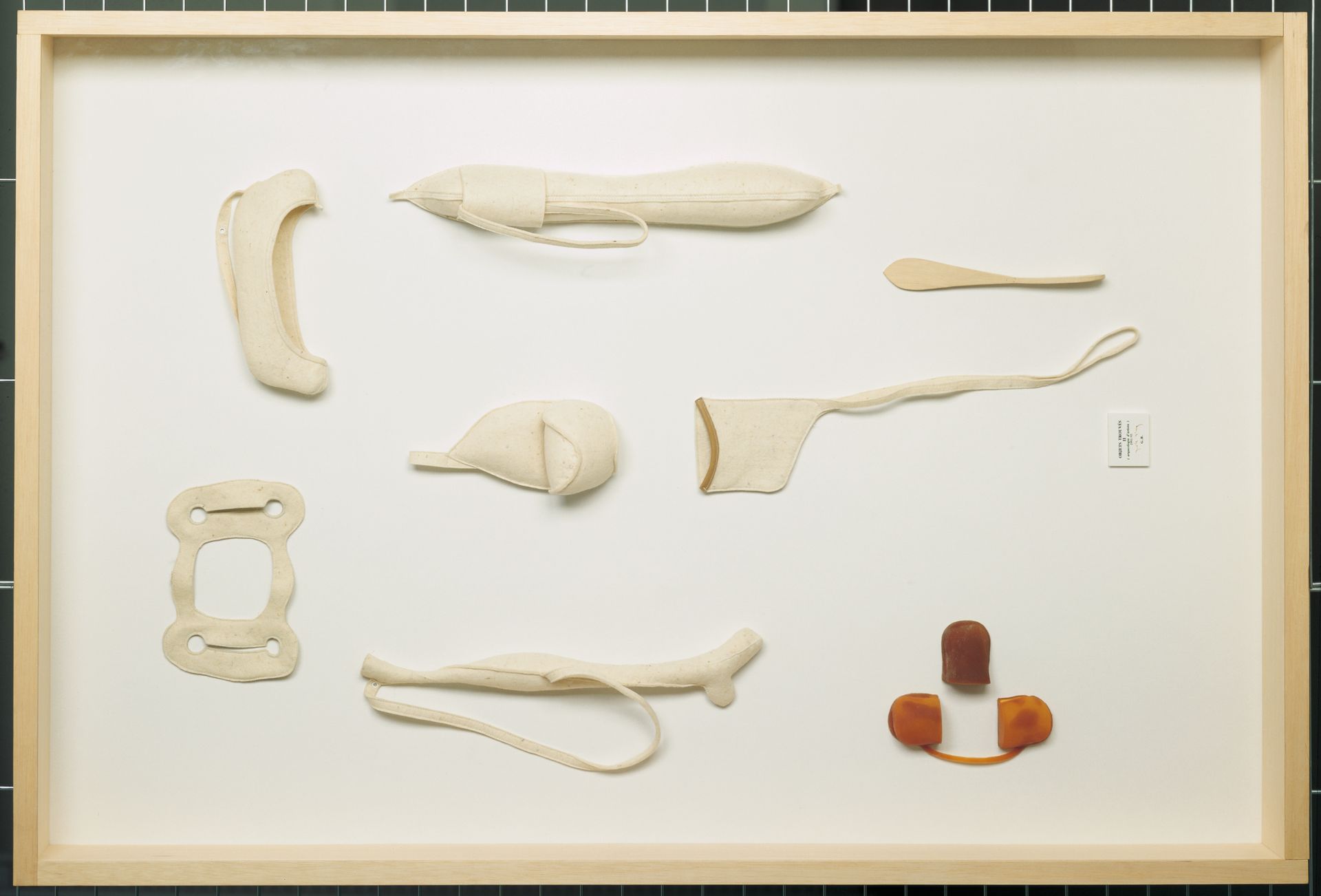 0188_002_cmyk--imatge-arqueologia-dartista-objets-trouves