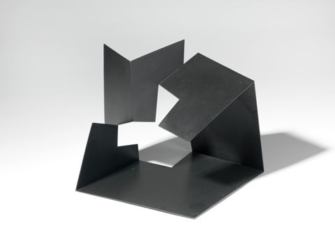 Desocupación no cúbica del espacio