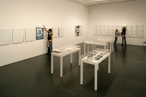 Homenatge a l'home del carrer. Sèrie: " Proyecto Documentos"