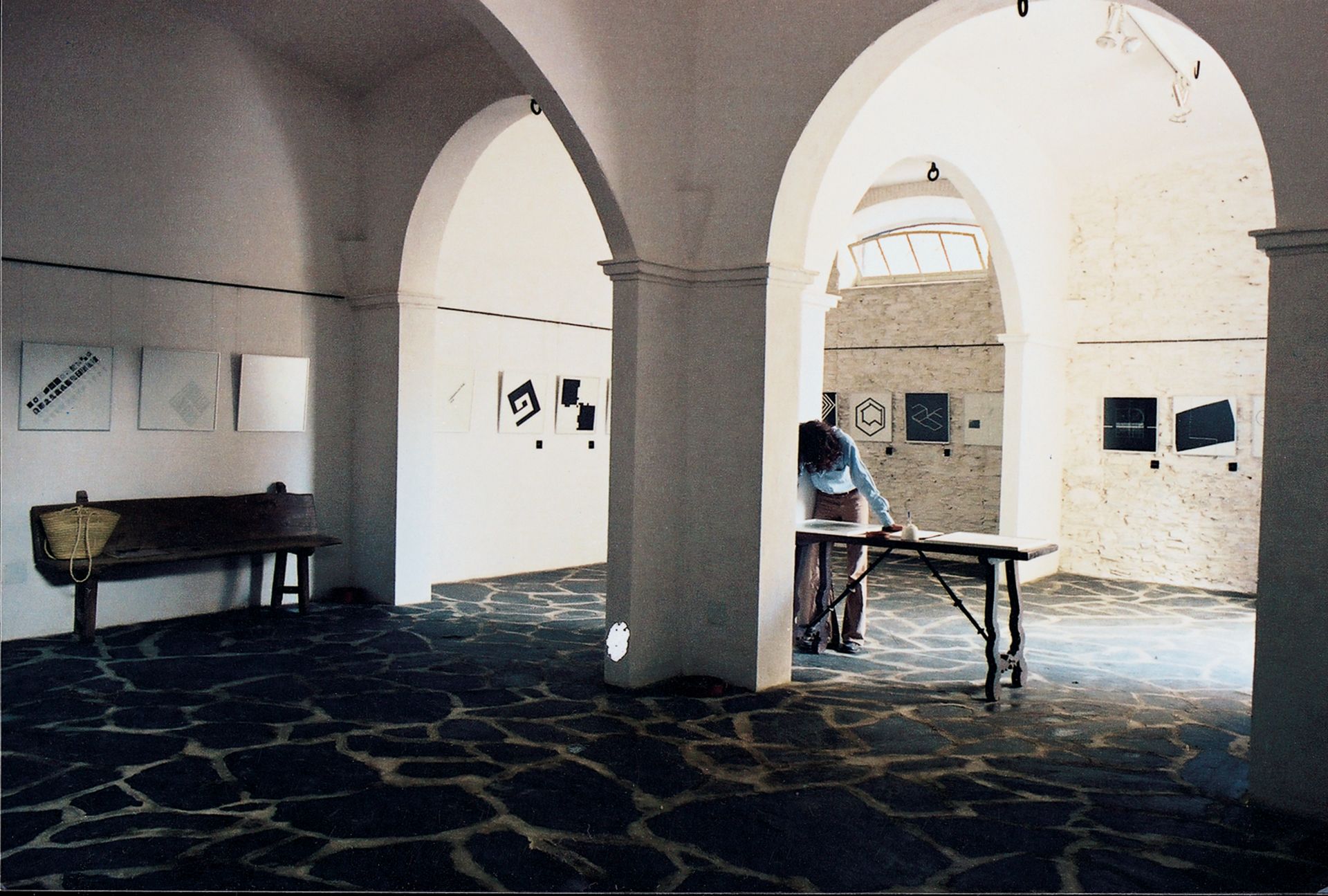 3311_002_hist--imatge-fotografies-dexposicio-a-la-galeria-cadaques