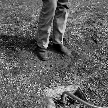 Relacions. Relació del cos amb elements naturals en accions quotidianes. Tocar terra