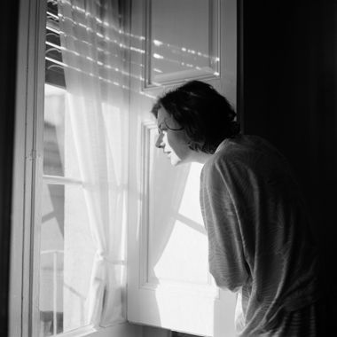 Relacions. Relació del cos amb elements naturals en accions quotidianes. Mirar el sol